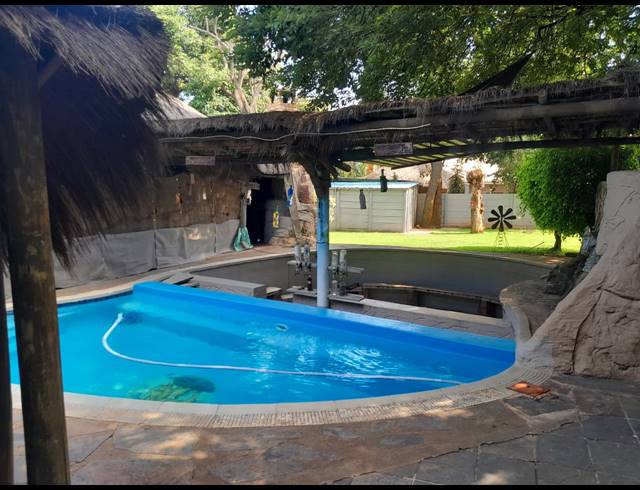 4 BEDROOM HOUSE FOR SALE IN PROTEA PARK